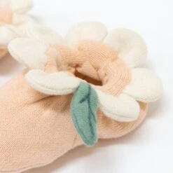 Meri-Meri Peach Daisy Baby Booties -Party Supply Discount Store media 1505329b 758a 4f25 a2ca 57e3a4bb3614