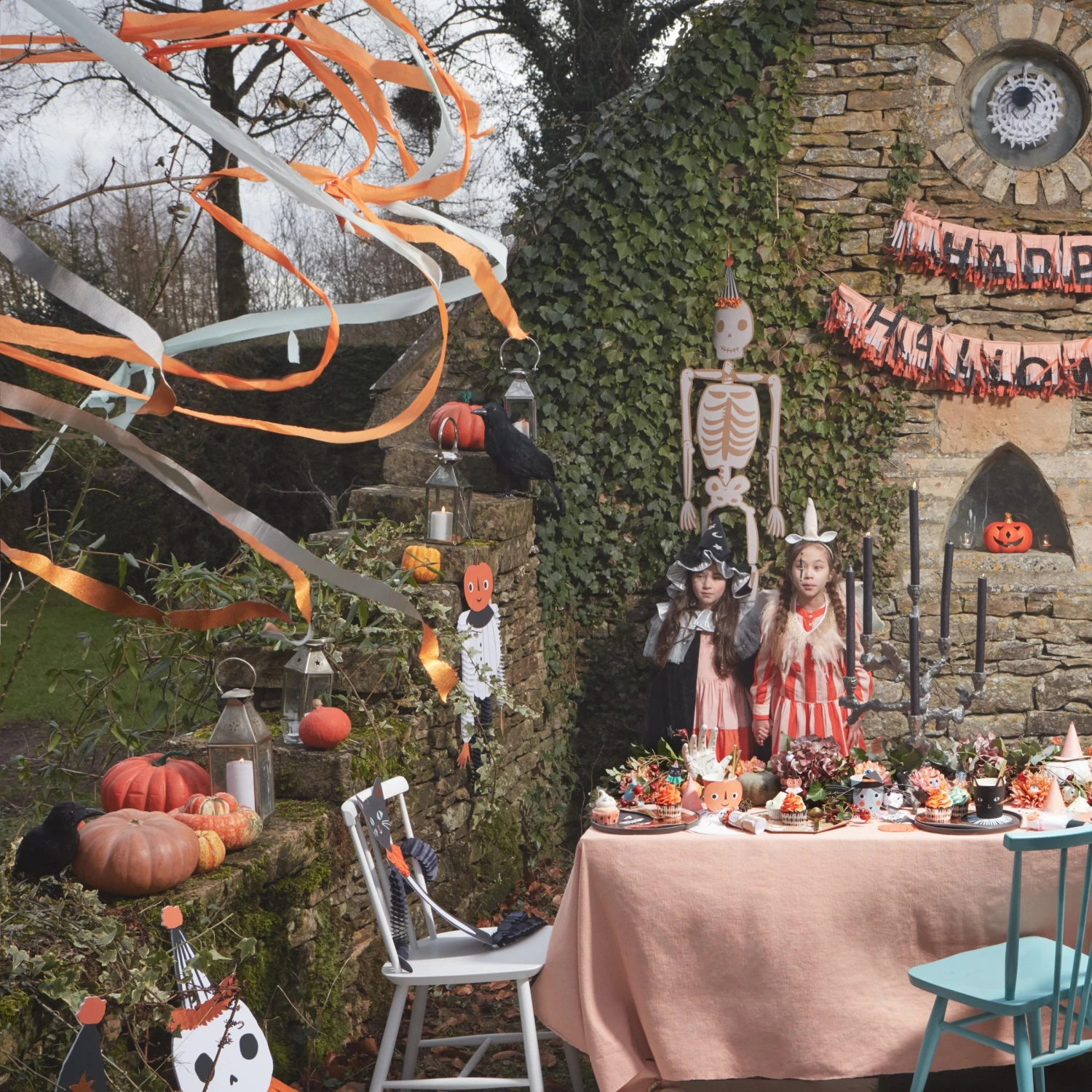 Meri-Meri Vintage Halloween Crepe Paper Streamers (x 5) 5 Meri-Meri Vintage Halloween Crepe Paper Streamers (x 5) - Image 5