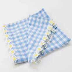 Meri-Meri Daisy Edge Gingham Fabric Napkins (x 4) -Party Supply Discount Store media 3b0032b7 4729 4fcd b565 ce4372a5f0d0