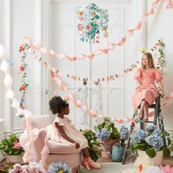 Meri-Meri Spring Posy Garland -Party Supply Discount Store media 3cd2045a 1386 4449 965f 4a627de90ffd