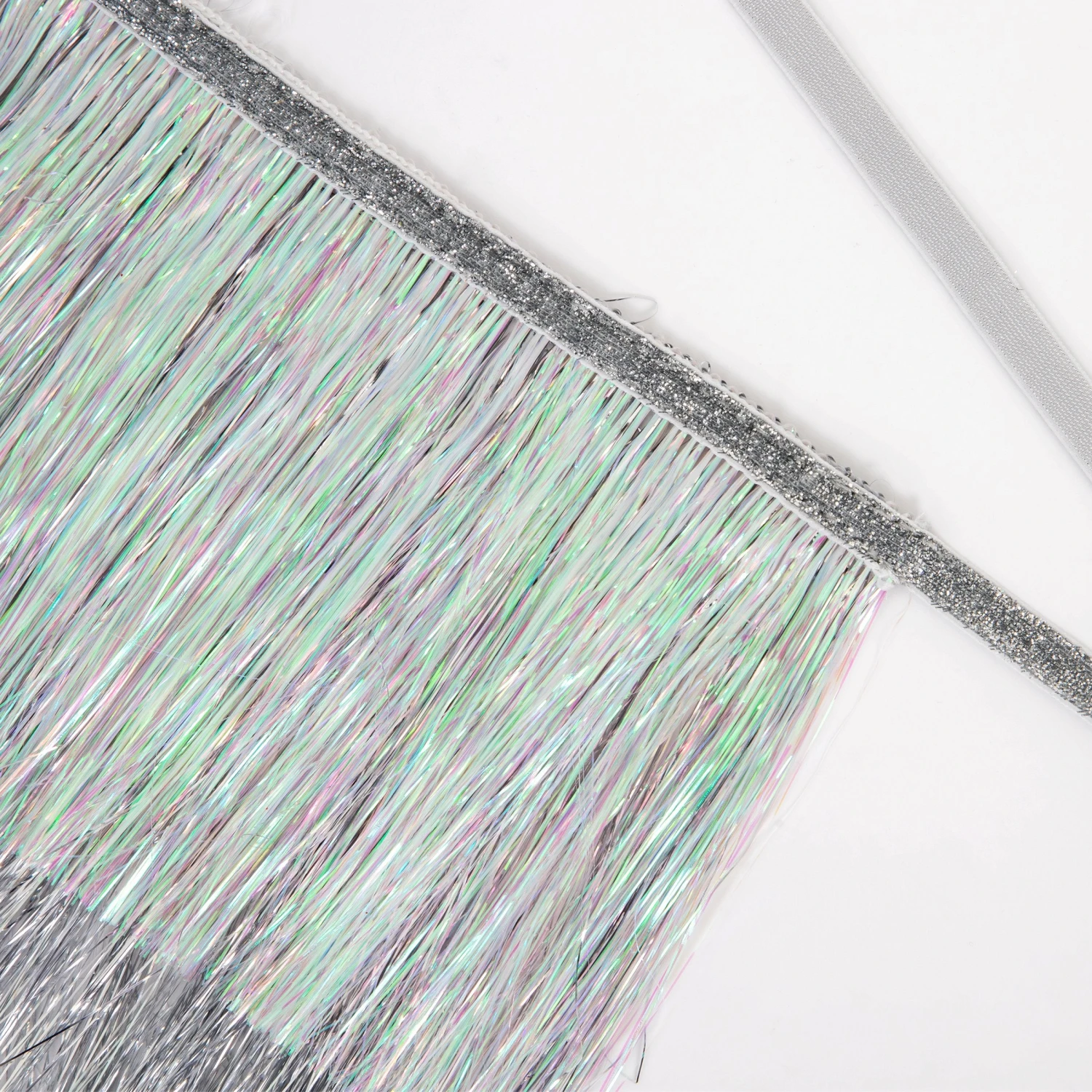 Meri-Meri Silver Iridescent Tinsel Fringe Garland 2 Meri-Meri Silver Iridescent Tinsel Fringe Garland - Image 2