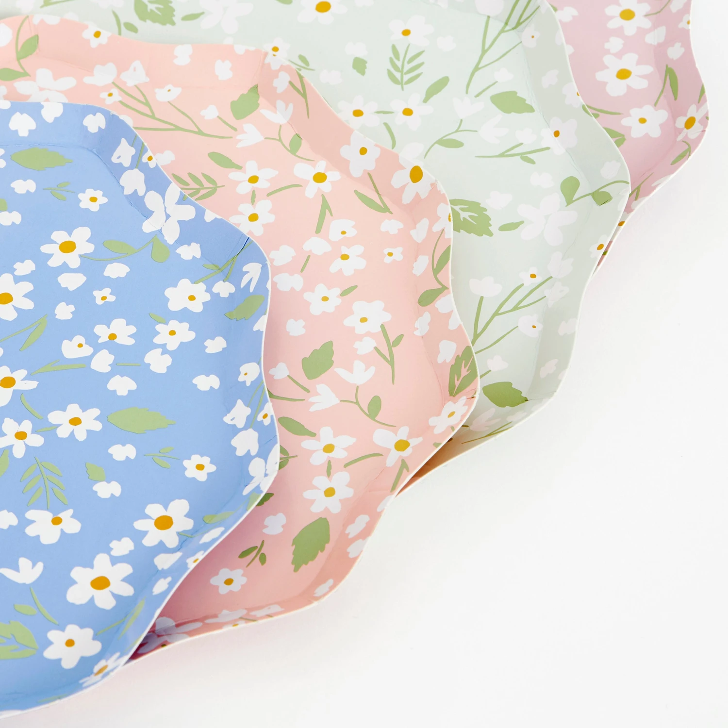 Meri-Meri Ditsy Floral Dinner Plates (x 12) 4 Meri-Meri Ditsy Floral Dinner Plates (x 12) - Image 4