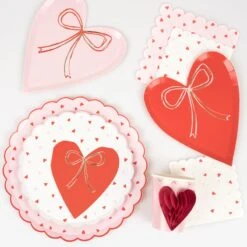 Meri-Meri Heart With Bow Plates (x 8) -Party Supply Discount Store media 9ec317e0 e370 4c6d beea 7973295addba